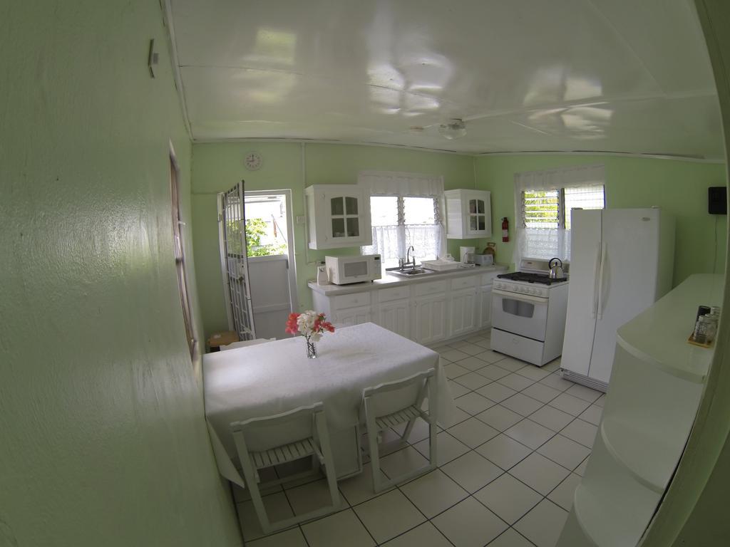 Beach Guest House Cleverdale Bridgetown Zewnętrze zdjęcie